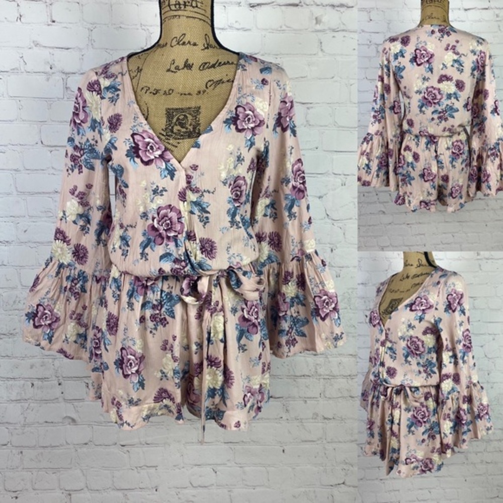 American Eagle Crinkly Floral Print Bell Sleeves Romper